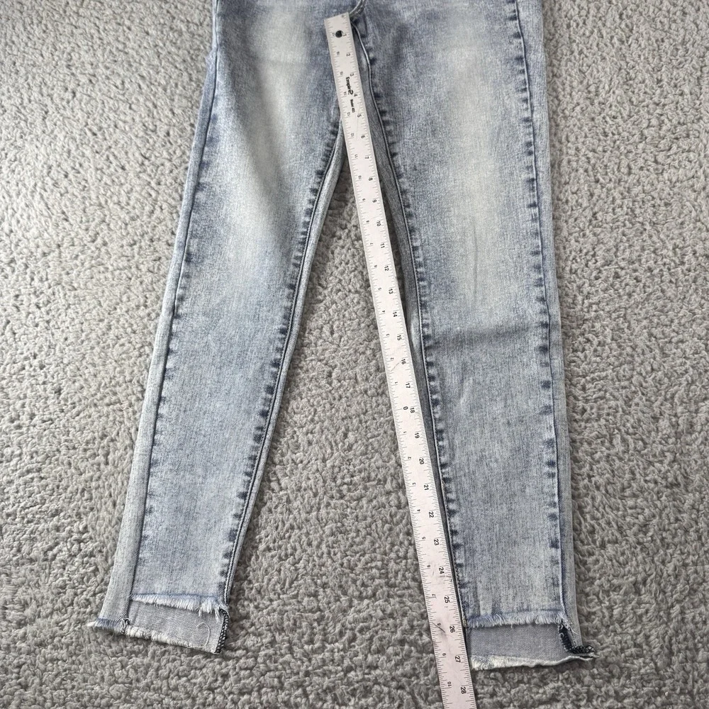 Tractr Mid Rise Indigo Dyed Distressed Raw Hem Medium Blue‎ Jeans Sz 0/25 NWT